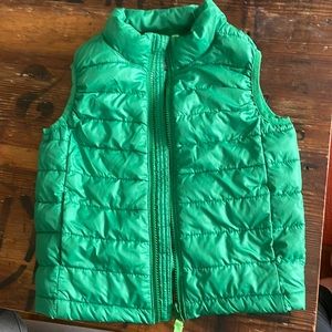 Primary green puffer vest size 4-5